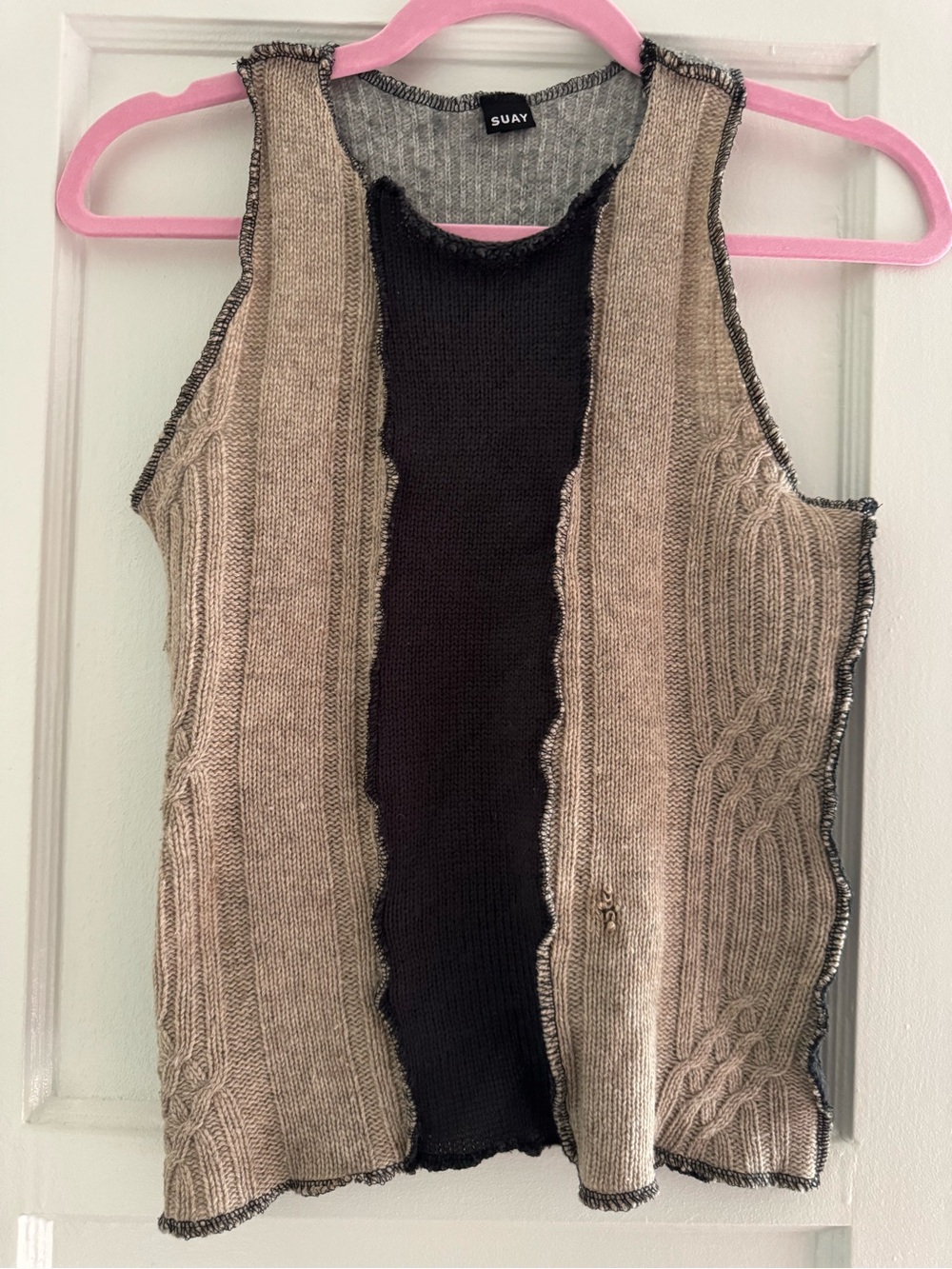 Suay Two-Tone Knit Sleeveless Sweater Vest in Beige and Black